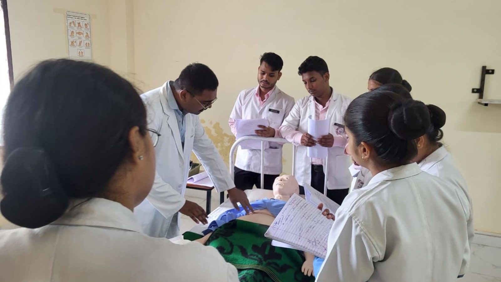 Estudantes de medicina em sala de aula